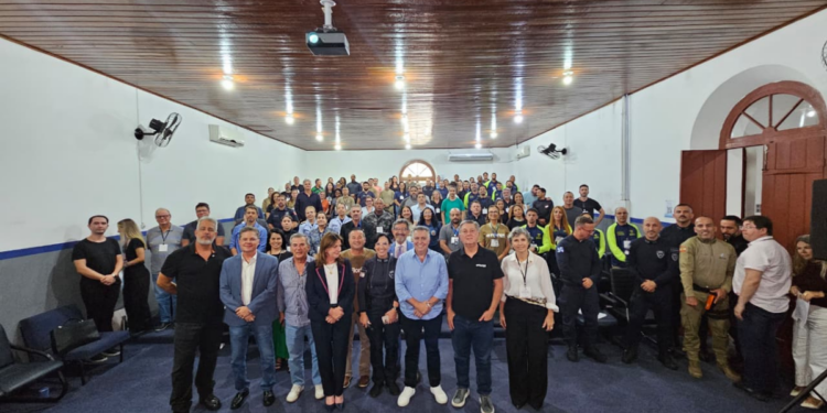 Macaé participa de curso para melhorar atendimento a pessoas em situação de rua.