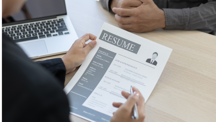 Oportunidades são para estudantes do ensino superior.