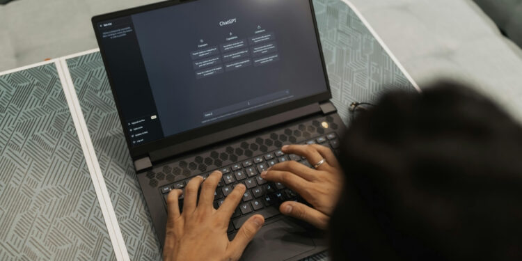 Estudo do MIT aponta risco de confiança excessiva em respostas de IA.