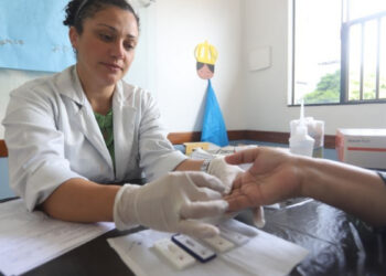 Ação oferece testes rápidos de HIV e ISTs.