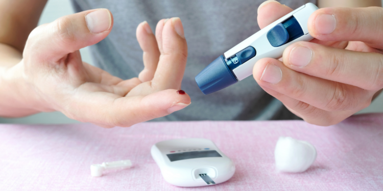 Nutricionista alerta sobre hábitos que dificultam controle do diabetes tipo 2.