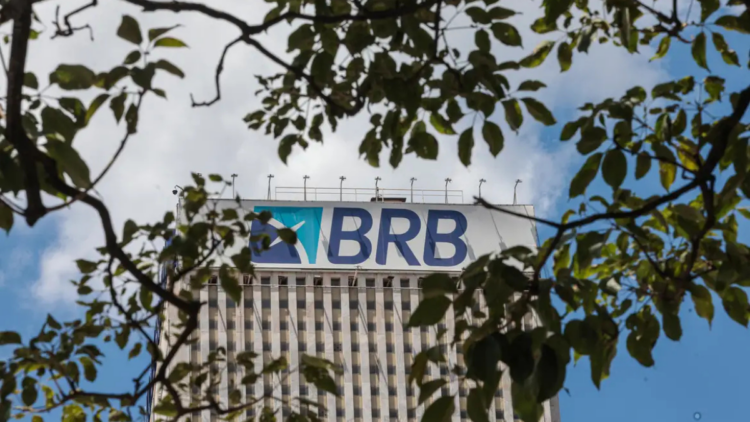  BRB atrasa divulgação do balanço de 2025, cita auditoria ligada a investigação e pode enfrentar sanções do Banco Central e da CVM.