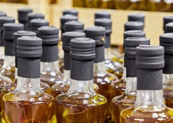 Durante a Semana Santa, cerca de dois mil anúncios de produtos típicos da Páscoa foram removidos em ação conjunta do governo; consumidores devem conferir registros oficiais.