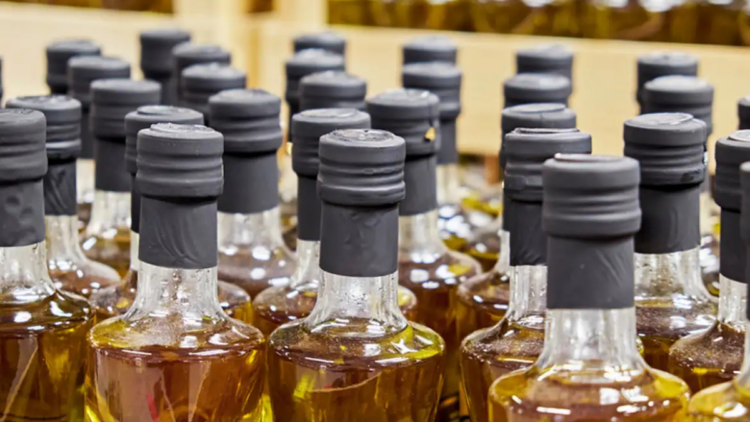 Durante a Semana Santa, cerca de dois mil anúncios de produtos típicos da Páscoa foram removidos em ação conjunta do governo; consumidores devem conferir registros oficiais.
