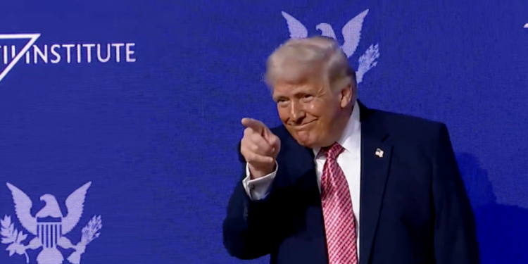 Donald Trump estabelece prazo de 48 horas para o Irã liberar o Estreito de Ormuz ou firmar acordo, aumentando a tensão no Oriente Médio após confrontos militares.
