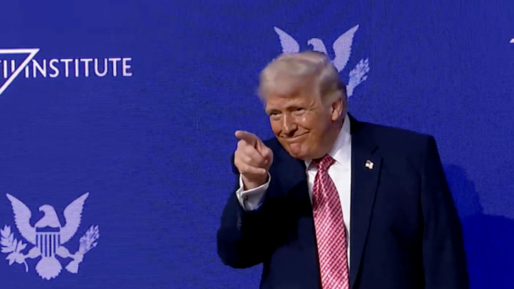Donald Trump estabelece prazo de 48 horas para o Irã liberar o Estreito de Ormuz ou firmar acordo, aumentando a tensão no Oriente Médio após confrontos militares.