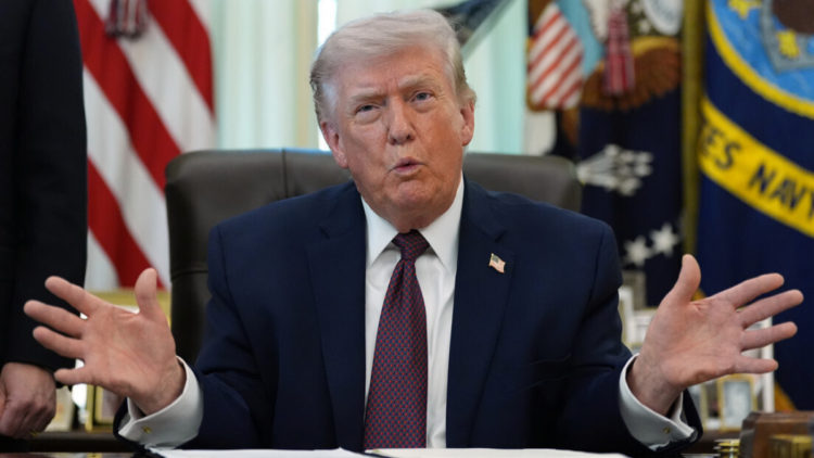 Líderes europeus pedem cautela a Donald Trump sobre a OTAN após declarações controversas. Tensão levanta dúvidas sobre a estabilidade da aliança militar.