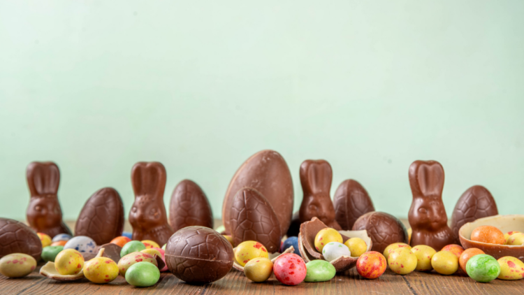 Páscoa 2026 no Brasil destaca tradições cristãs, ovos de chocolate e gastronomia, além de gerar oportunidades econômicas para milhões de brasileiros