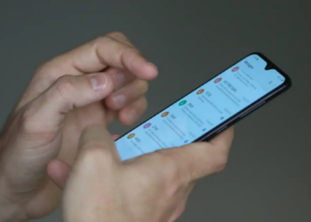Nos três primeiros meses de 2026, o Disque 100 recebeu quase 37 mil denúncias pelo WhatsApp, quase metade do total registrado em todo o ano de 2025, segundo o MDHC.