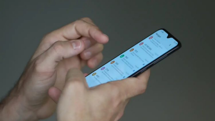 Nos três primeiros meses de 2026, o Disque 100 recebeu quase 37 mil denúncias pelo WhatsApp, quase metade do total registrado em todo o ano de 2025, segundo o MDHC.
