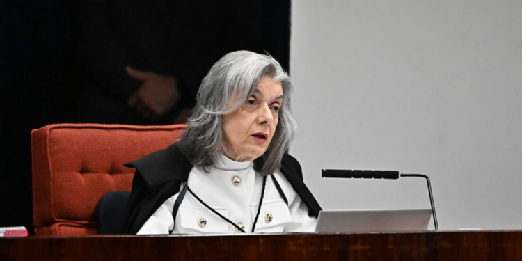 TSE antecipa eleição da nova presidência, com Nunes Marques e André Mendonça na linha de sucessão, visando organização das Eleições 2026.