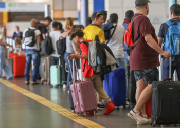 A Anac afirma que a alta do querosene de aviação foi parcialmente contida por medidas do governo, reduzindo o impacto nas passagens aéreas no Brasil.