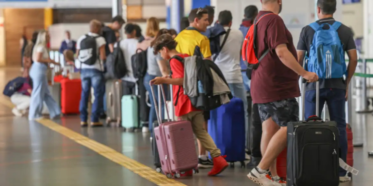 A Anac afirma que a alta do querosene de aviação foi parcialmente contida por medidas do governo, reduzindo o impacto nas passagens aéreas no Brasil.