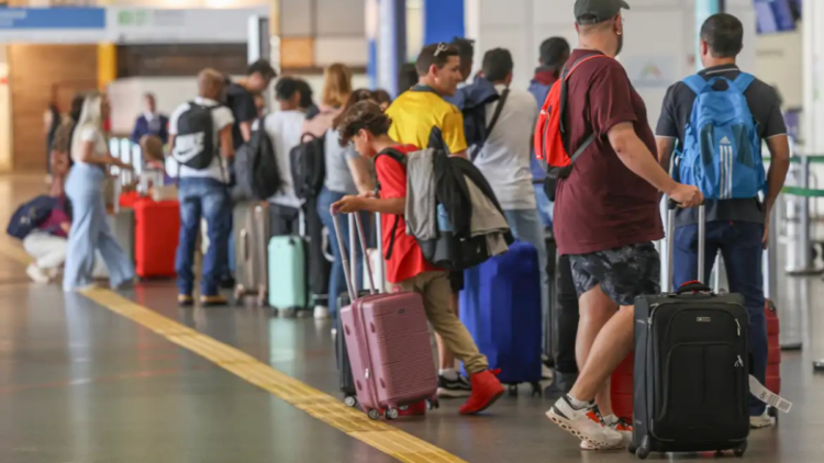 A Anac afirma que a alta do querosene de aviação foi parcialmente contida por medidas do governo, reduzindo o impacto nas passagens aéreas no Brasil.