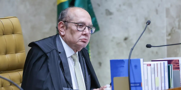 O STF analisa lei de Santa Catarina que restringe cotas raciais em instituições de ensino. Gilmar Mendes já votou pela inconstitucionalidade da norma.