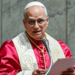 Papa Leão XIV afirma que continuará defendendo a paz após críticas de Trump.