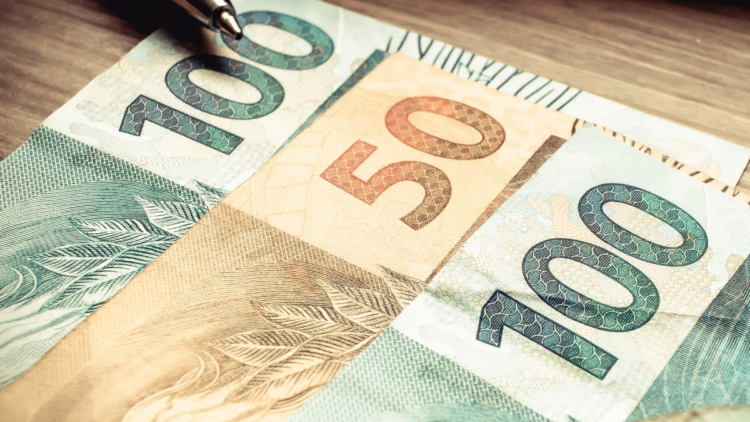 Governo propõe salário mínimo de R$ 1.717 para 2027.