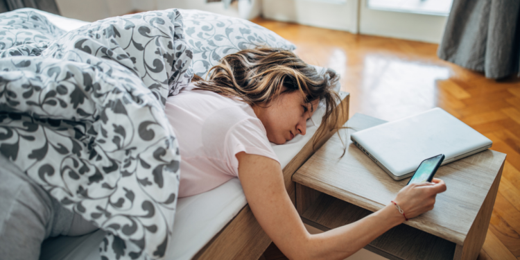 Jet lag social afeta sono e saúde de adolescentes.