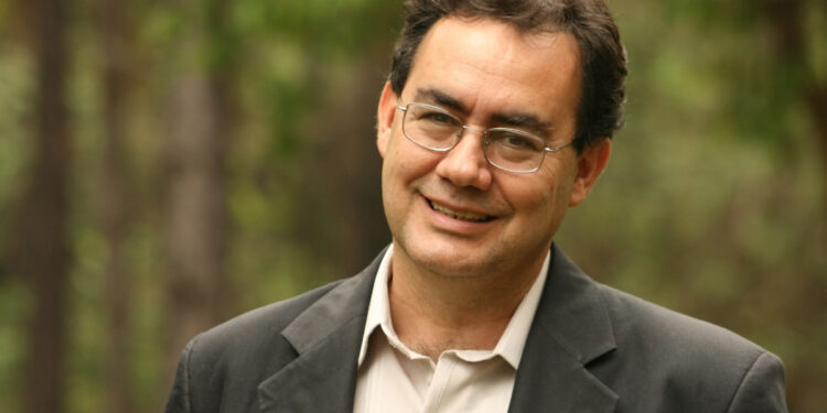 Augusto Cury é anunciado pré-candidato à Presidência.