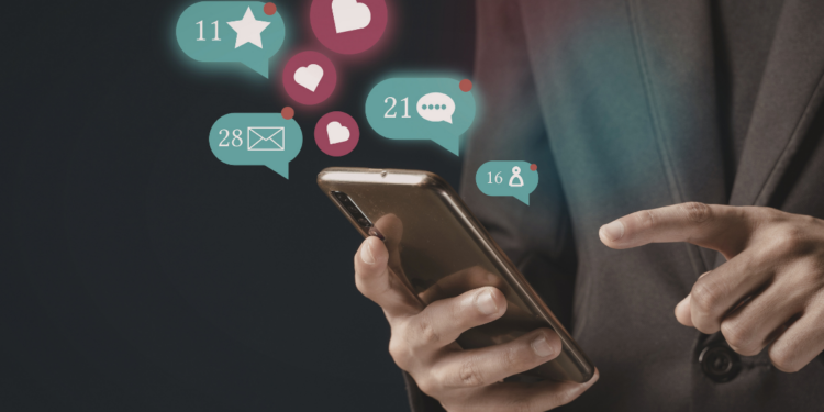 Estudo aponta melhora leve no bem-estar ao sair do Facebook.