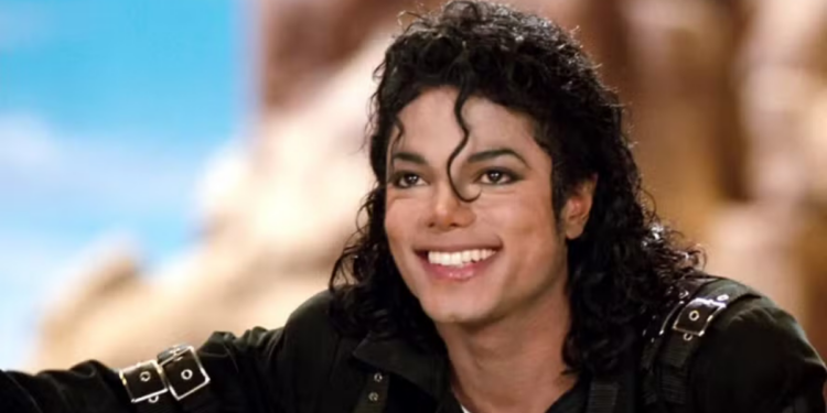 Diretor volta a comentar acusações contra Michael Jackson.