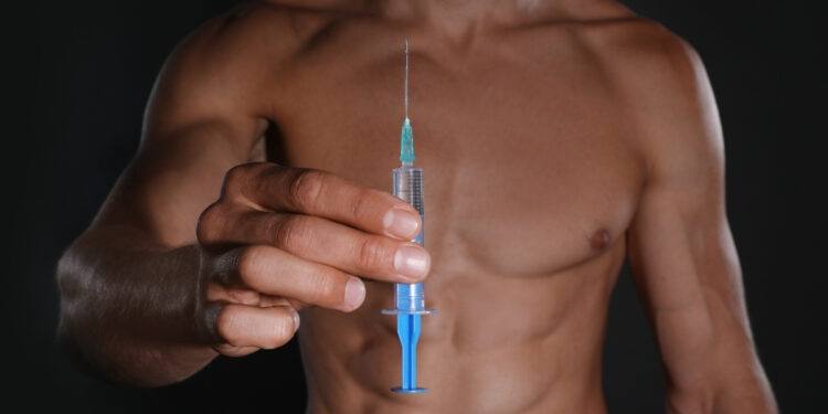 Testosterona não é o único fator para ganhar músculo.