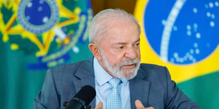 Lula comenta caso envolvendo delegado da PF nos EUA.