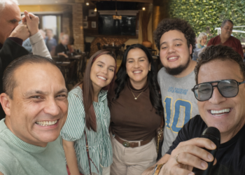 Gustavo Sanga leva música e emoção para idosos em casa de repouso de São Paulo com sertanejo raiz e MPB. Projeto social encanta moradores.