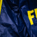 Relatos internos elevam tensão no FBI e aumentam debate sobre liderança da instituição.
