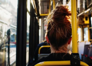 Rio aprova medidas para coibir assédio e ampliar segurança feminina no transporte.