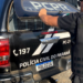 Operação policial descobre plano do PCC para infiltrar instituição financeira em contratos com prefeituras. Entenda o esquema de lavagem de dinheiro público.