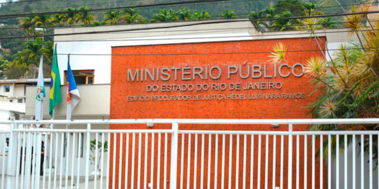 O MPRJ entrou com ação contra a Prefeitura de Nova Friburgo para regularizar abrigo infantil após denúncias de superlotação, problemas estruturais e falta de documentos obrigatórios.