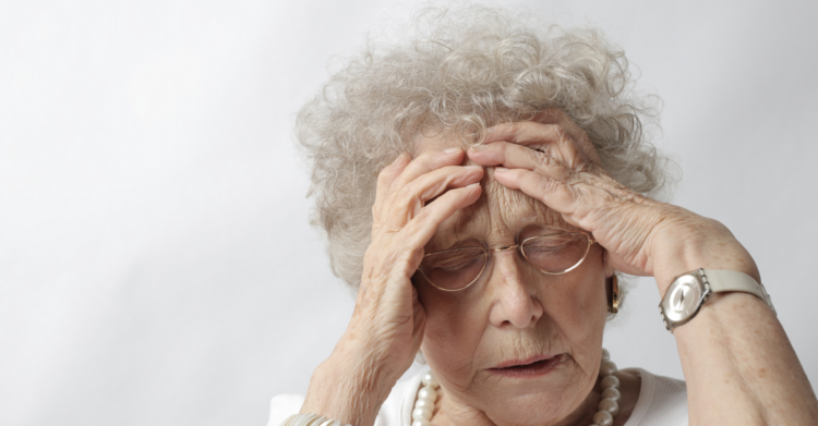 CBD pode reduzir efeitos do Alzheimer, segundo pesquisa publicada em revista científica.