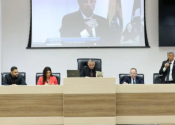 Câmara de Macaé aprova reajuste de 6% para servidores do Executivo e Legislativo, com progressão no PCCV e ganho real de até 14%.