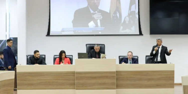 Câmara de Macaé aprova reajuste de 6% para servidores do Executivo e Legislativo, com progressão no PCCV e ganho real de até 14%.