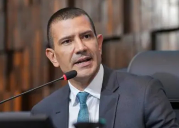 Presidente da Alerj afirma que democracia exige diálogo e respeito ao voto.