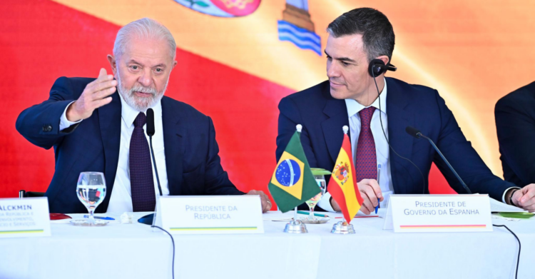 Lula inicia viagem oficial por Espanha, Alemanha e Portugal.