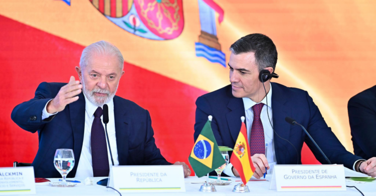 Lula inicia viagem oficial por Espanha, Alemanha e Portugal.