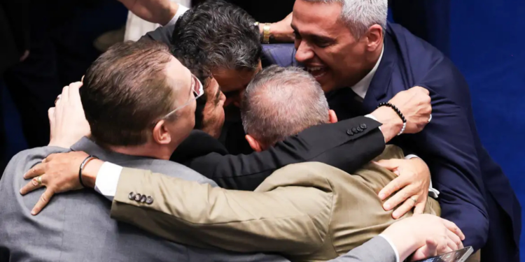 Pela primeira vez em mais de um século, Senado barra nome para o STF