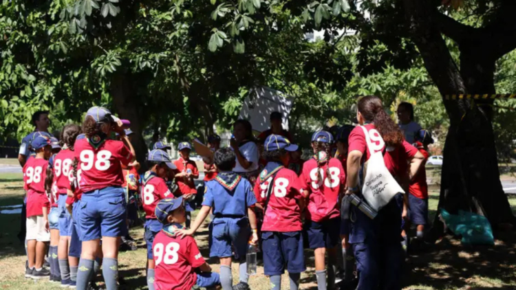 Mais de 4 mil escoteiros participam do Grande Jogo Regional 2026 no Rio, promovendo educação, cidadania e integração durante a Semana Escoteira.