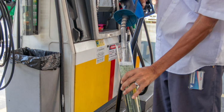 Operação em Macaé reforça controle sobre combustíveis e direitos do consumidor.