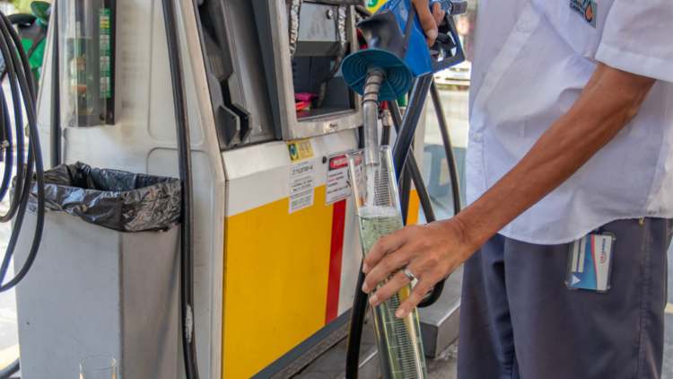Operação em Macaé reforça controle sobre combustíveis e direitos do consumidor.