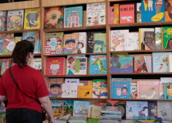Governo lança o Plano Nacional do Livro e Leitura 2026-2036, com metas para ampliar acesso a livros, fortalecer bibliotecas e incentivar a leitura no Brasil.