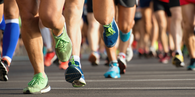 Corrida Nacional do Sesi acontece em 36 cidades no Dia do Trabalhador, reúne mais de 60 mil pessoas e combina esporte, inclusão e ação solidária.