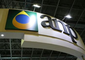 ANP aprova nova regra para cálculo do preço de referência dos combustíveis, com mudanças no diesel e no gás de cozinha e maior alinhamento ao mercado internacional.