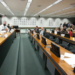 Conselho de Ética da Câmara adia decisão sobre deputados investigados por quebra de decoro após pedido de vista; relator recomenda suspensão de mandatos.