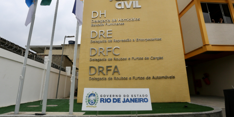 Nova fase da Operação Contenção atinge núcleo financeiro do crime organizado no RJ.