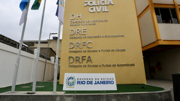 Nova fase da Operação Contenção atinge núcleo financeiro do crime organizado no RJ.