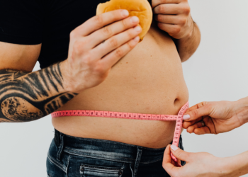 Crescimento da obesidade no Brasil preocupa especialistas e autoridades.