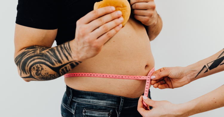 Crescimento da obesidade no Brasil preocupa especialistas e autoridades.